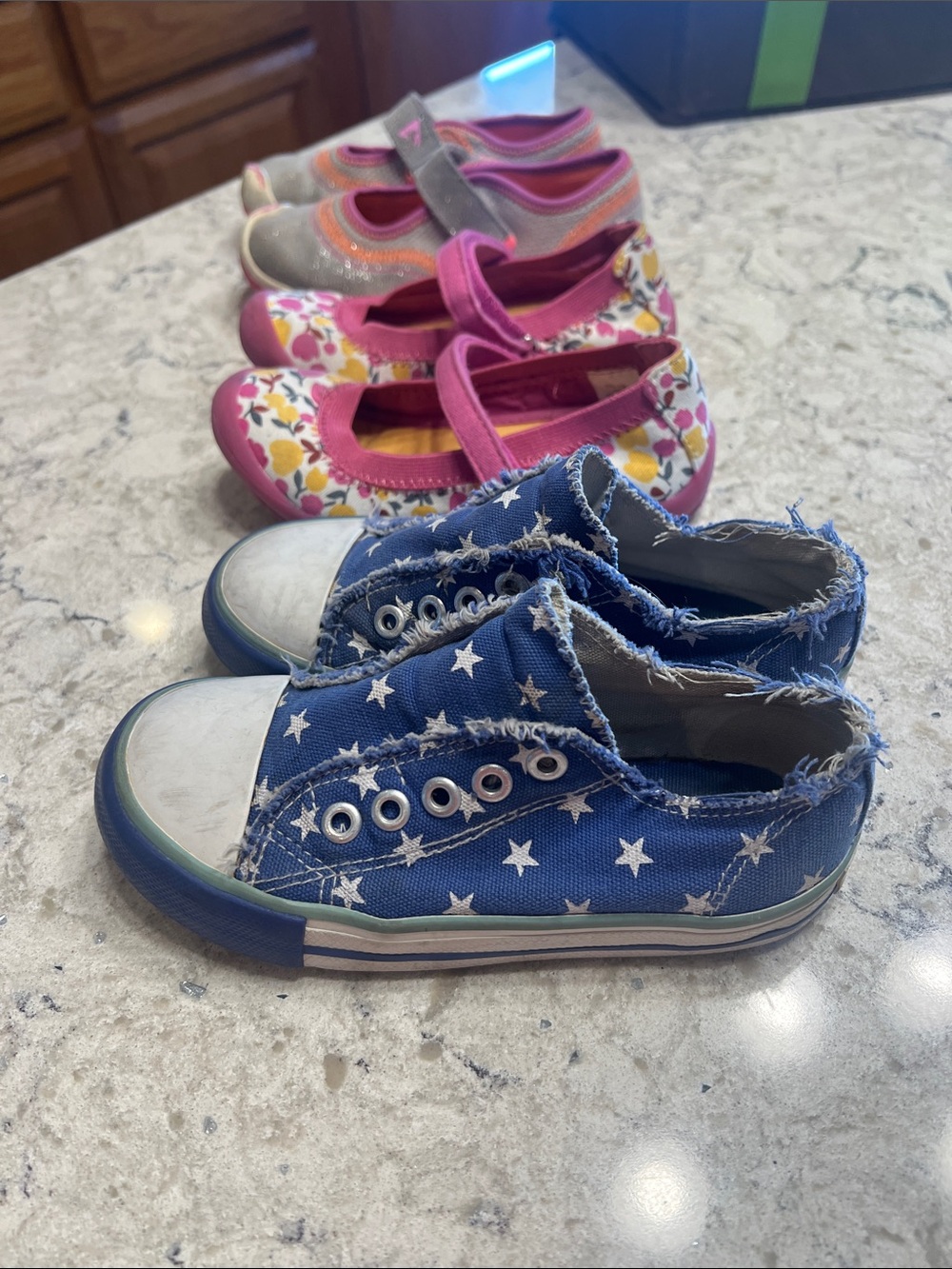 A lot of size 11 shoes. GUC - Picture 4 of 9